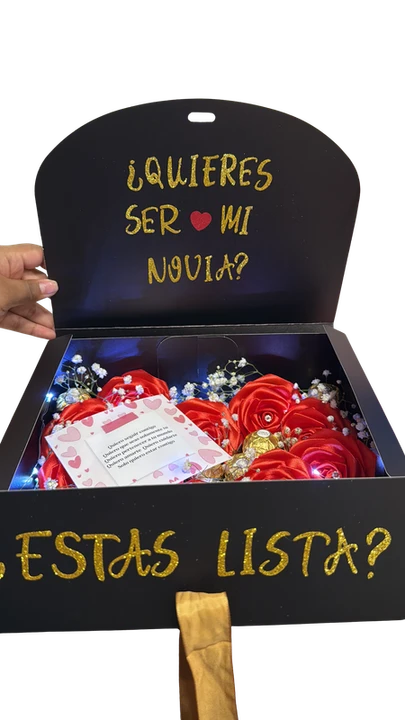 Caja personalizada · 12 rosas