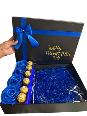 Caja personalizada · 4 rosas